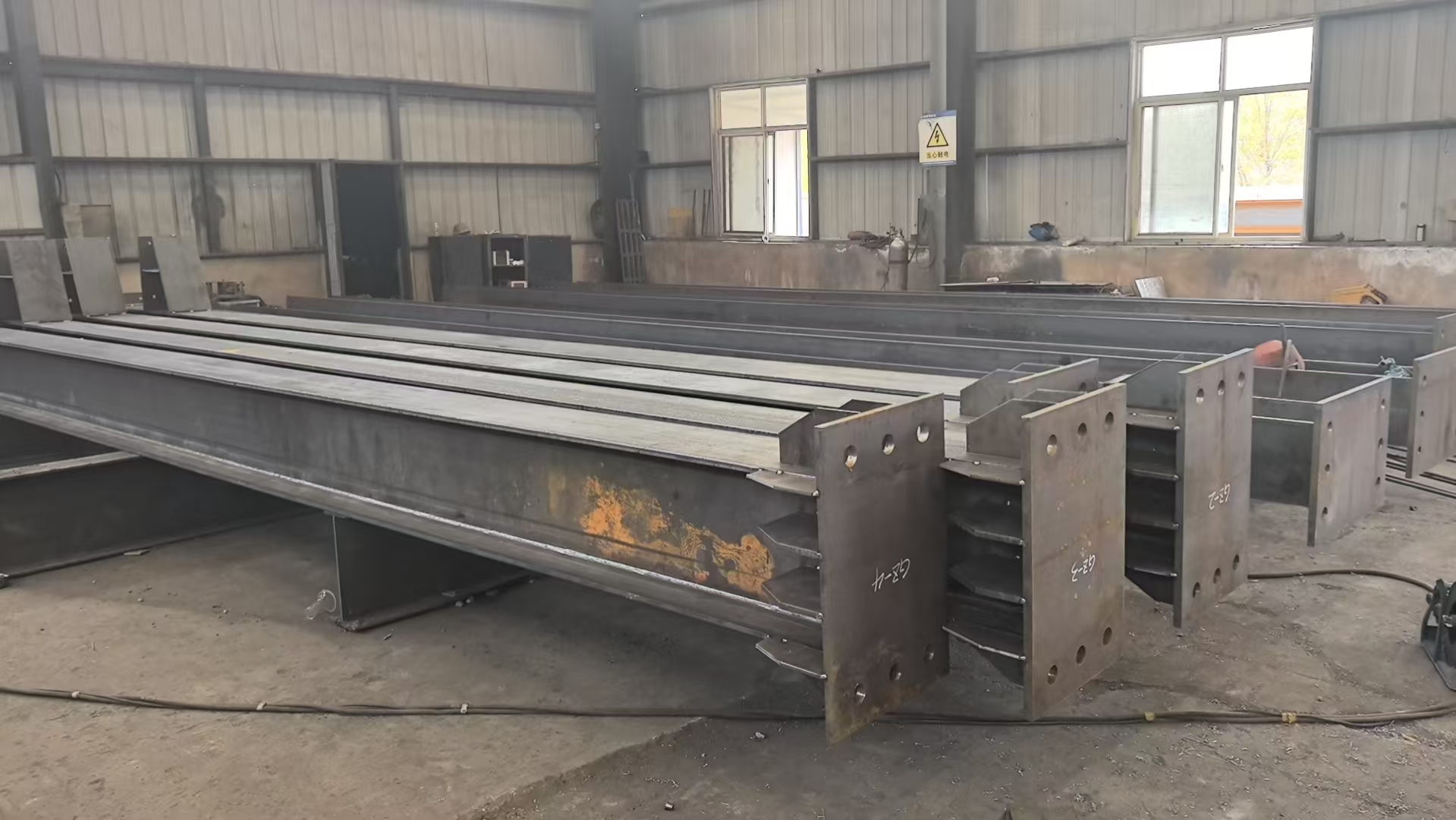 近期加工廠加工鋼結(jié)構(gòu)類型（鋼欄桿、門式剛架、框架結(jié)構(gòu)、屋面設(shè)備基礎(chǔ)鋼架等）