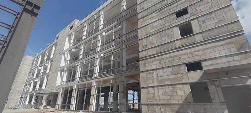 蘭州新區(qū)沃稼科技二號(hào)車間鋼結(jié)構(gòu)正在安裝