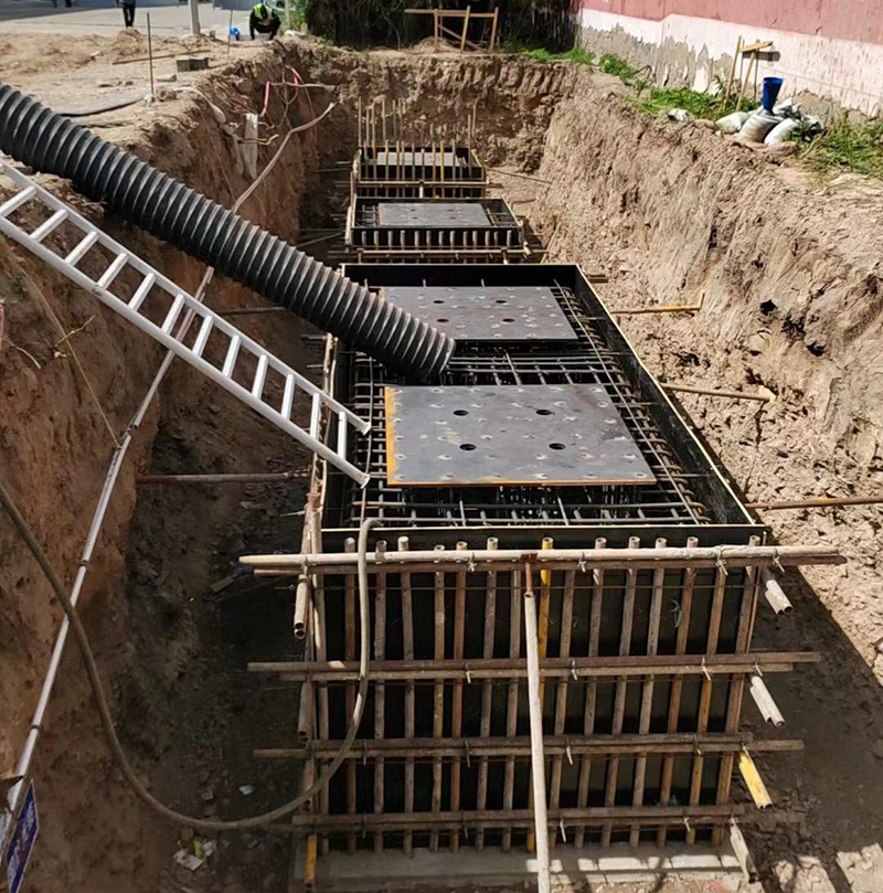 青海剛察縣四號(hào)，五號(hào)，六號(hào)，七號(hào)，八號(hào)人行天橋開始預(yù)埋